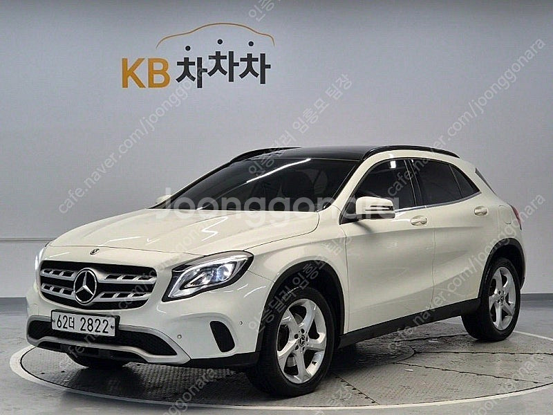 벤츠 인증중고 벤츠 GLA 중고 흰색 2018년식 71,885km GLA220 중고자동차--0
